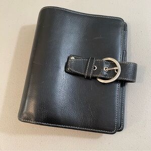 Franklin Covey Quest Personal Black Leather Planner Buckle 1.5 rings - WELL USED